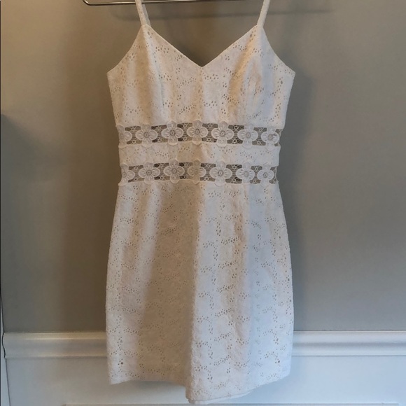 Lilly Pulitzer Dresses & Skirts - Lilly Pulitzer White Eyelet Dress
